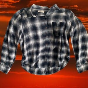 Pre Owned Women’s Hollister Button Up Plaid Shirt Sz Lg Classic Silver Accents